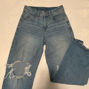 Mid rise baggy ripped jeans